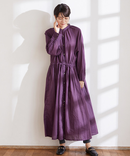 Chaco closet(チャコ クローゼット)の「インド綿キャンブリック バックプリーツ フレア シャツワンピース(ワンピース・レディース・ダークグリーン/パープル/レッド系その他/ストライプ/チャコール・M)」の4枚目の写真
