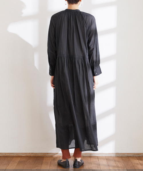 Chaco closet(チャコ クローゼット)の「インド綿キャンブリック バックプリーツ フレア シャツワンピース(ワンピース・レディース・ダークグリーン/パープル/レッド系その他/ストライプ/チャコール・M)」の8枚目の写真