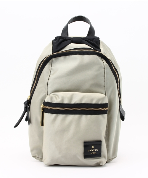 LANVIN en Bleu（ランバンオンブルー）の「トロカデロ リボンモチーフ ナイロンリュック（バックパック/リュック・レディース・ブラック/グリーン/カーキ/ネイビー/パープル/シルバー/ゴールド/オリーブ/グレー/ベージュ/ブルー/ピンク/シャンパン/ブラウン/グレイッシュベージュ/ベージュ系その他/ネイビー系・フリー/FREE）」の4枚目の写真