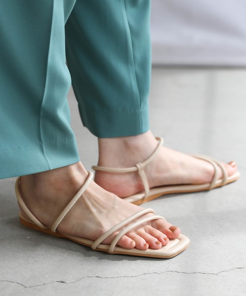 select MOCA（セレクトモカ）の「ループスフラットサンダル（サンダル・レディース・ブラック/アイボリー/キャメル・SMALL/MEDIUM/LARGE）」の10枚目の写真