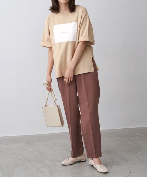 CONVERSE(コンバース)の「CONVERSE コンバース Chaco closet別注 センターボックス スクエアプリントロゴ オーバーサイズカットソー(Tシャツ/カットソー・レディース・ホワイト/ダークグリーン/パープル系その他/サンドベージュ/ネイビー/ブラック・FREE)」の16枚目の写真