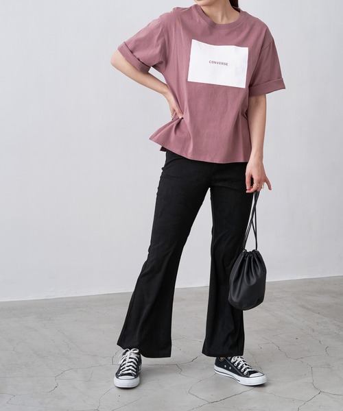 CONVERSE(コンバース)の「CONVERSE コンバース Chaco closet別注 センターボックス スクエアプリントロゴ オーバーサイズカットソー(Tシャツ/カットソー・レディース・ホワイト/ダークグリーン/パープル系その他/サンドベージュ/ネイビー/ブラック・FREE)」の22枚目の写真