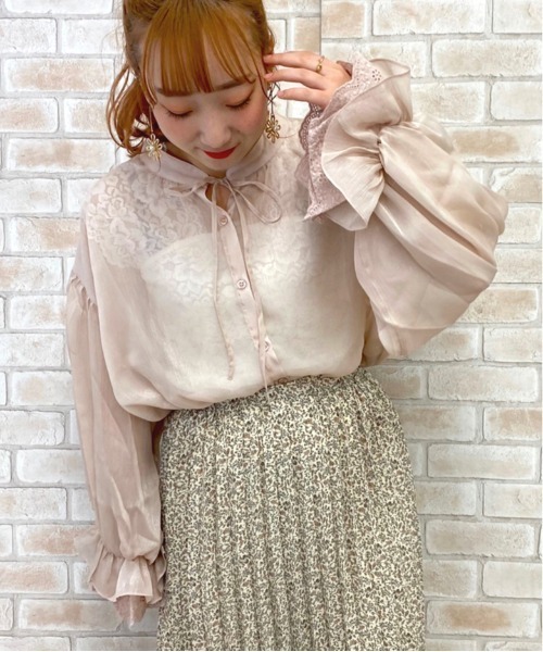 apres jour(アプレジュール)の「シースルー袖ボリュームブラウス【ZOZOTOWN限定アイテム】(シャツ/ブラウス・レディース・ライトブルー/オフホワイト/モカ/ピンクベージュ/ライトベージュ・フリー)」の5枚目の写真