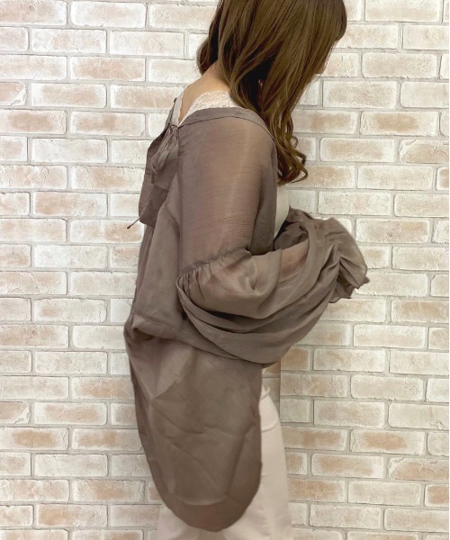 apres jour(アプレジュール)の「シースルー袖ボリュームブラウス【ZOZOTOWN限定アイテム】(シャツ/ブラウス・レディース・ライトブルー/オフホワイト/モカ/ピンクベージュ/ライトベージュ・フリー)」の21枚目の写真