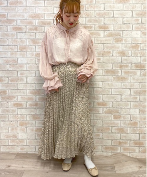 apres jour(アプレジュール)の「シースルー袖ボリュームブラウス【ZOZOTOWN限定アイテム】(シャツ/ブラウス・レディース・ライトブルー/オフホワイト/モカ/ピンクベージュ/ライトベージュ・フリー)」の7枚目の写真