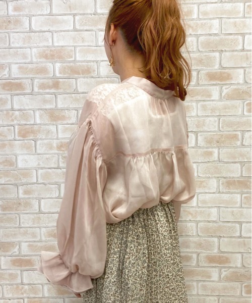 apres jour(アプレジュール)の「シースルー袖ボリュームブラウス【ZOZOTOWN限定アイテム】(シャツ/ブラウス・レディース・ライトブルー/オフホワイト/モカ/ピンクベージュ/ライトベージュ・フリー)」の9枚目の写真