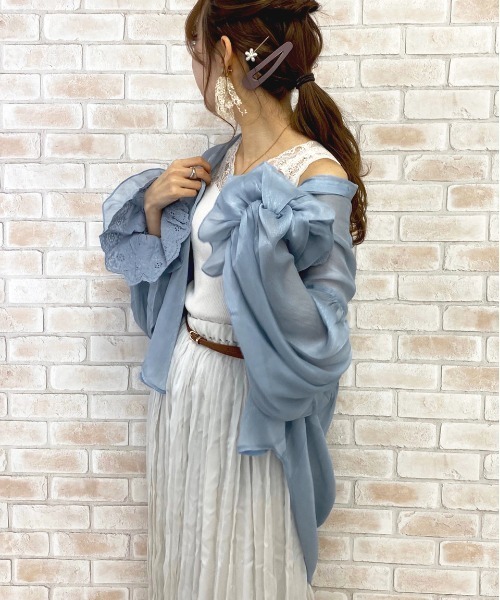 apres jour(アプレジュール)の「シースルー袖ボリュームブラウス【ZOZOTOWN限定アイテム】(シャツ/ブラウス・レディース・ライトブルー/オフホワイト/モカ/ピンクベージュ/ライトベージュ・フリー)」の13枚目の写真