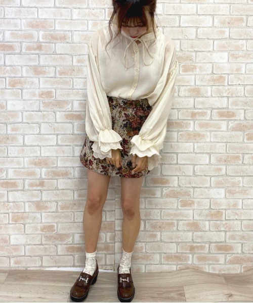 apres jour(アプレジュール)の「シースルー袖ボリュームブラウス【ZOZOTOWN限定アイテム】(シャツ/ブラウス・レディース・ライトブルー/オフホワイト/モカ/ピンクベージュ/ライトベージュ・フリー)」の8枚目の写真