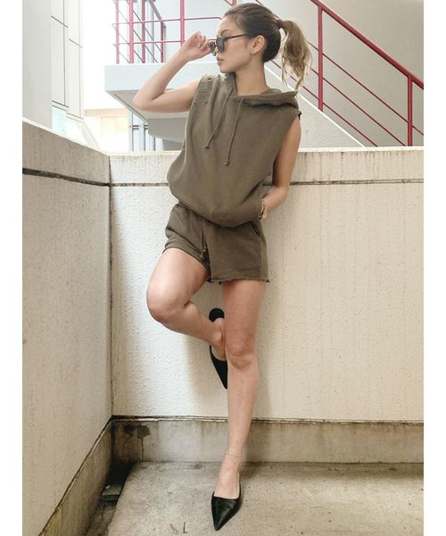 GYDA（ジェイダ）の「ダメージノースリーブパーカー（パーカー・レディース・ベージュ/アイボリー/カーキ/グレー・FREE）」の9枚目の写真