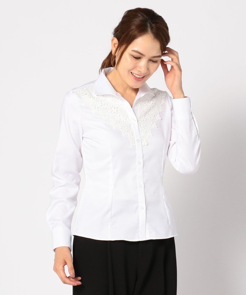NARACAMICIE(ナラカミーチェ)の「先染めへリーンボーン胸元レース使い長袖ブラウス(シャツ/ブラウス・レディース・ホワイト/ライトグレー・SMALL/MEDIUM/LARGE)」の4枚目の写真