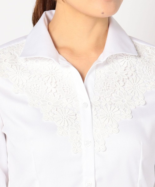 NARACAMICIE(ナラカミーチェ)の「先染めへリーンボーン胸元レース使い長袖ブラウス(シャツ/ブラウス・レディース・ホワイト/ライトグレー・SMALL/MEDIUM/LARGE)」の8枚目の写真