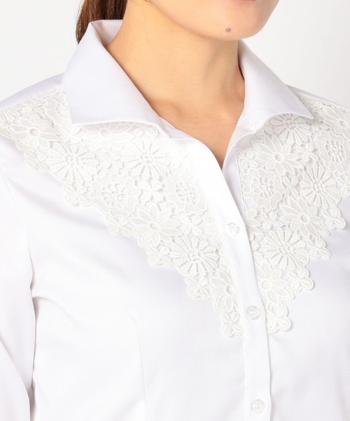 NARACAMICIE(ナラカミーチェ)の「先染めへリーンボーン胸元レース使い長袖ブラウス(シャツ/ブラウス・レディース・ホワイト/ライトグレー・SMALL/MEDIUM/LARGE)」の6枚目の写真