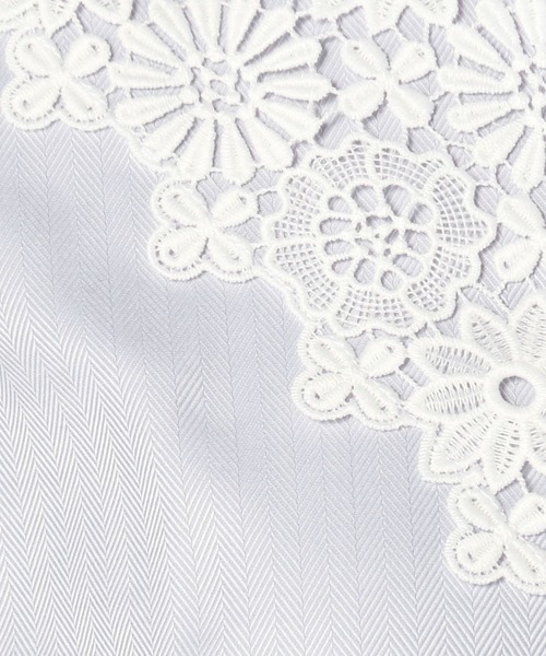 NARACAMICIE(ナラカミーチェ)の「先染めへリーンボーン胸元レース使い長袖ブラウス(シャツ/ブラウス・レディース・ホワイト/ライトグレー・SMALL/MEDIUM/LARGE)」の12枚目の写真