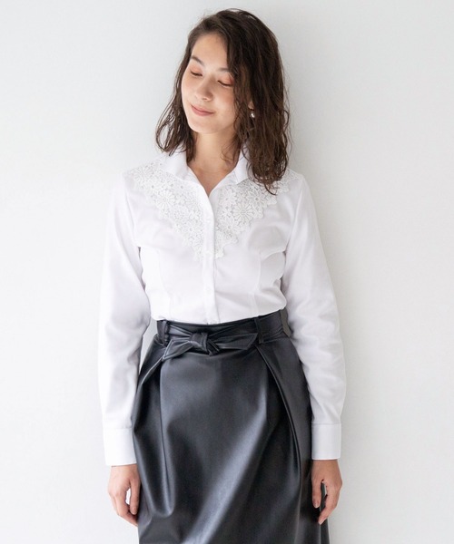 NARACAMICIE(ナラカミーチェ)の「先染めへリーンボーン胸元レース使い長袖ブラウス(シャツ/ブラウス・レディース・ホワイト/ライトグレー・SMALL/MEDIUM/LARGE)」の21枚目の写真