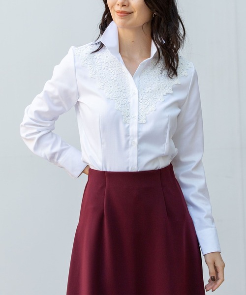 NARACAMICIE(ナラカミーチェ)の「先染めへリーンボーン胸元レース使い長袖ブラウス(シャツ/ブラウス・レディース・ホワイト/ライトグレー・SMALL/MEDIUM/LARGE)」の17枚目の写真