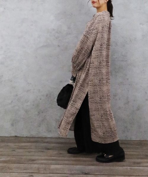Riberry(リベリー)の「パイソン柄ギャザーワンピース(ワンピース・レディース・ベージュ/アイボリー/モカ・MEDIUM)」の10枚目の写真