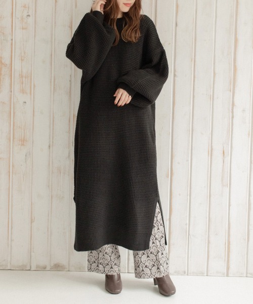 Mysa&Liina(ミーサリーナ)の「バックリボンワッフルニットワンピース(ワンピース・レディース・ブラック/オフホワイト/杢グレー・M)」の1枚目の写真