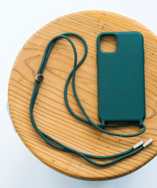 kajsa（カイサ）の「〈Kajsa/カイサ〉Silicone BackCase/シリコンバックケース（スマホケース/カバー・レディース・セージグリーン/ブラック/イエロー/レッド/ピンクベージュ/ダークグリーン/ライラック/ピンク系2/ブラック系2/インディゴブルー/ダークグリーン系2・11/P/S/12/mini）」の4枚目の写真