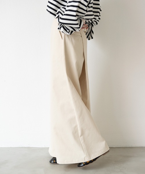 MERLOT（メルロー）の「ツイルバックタックワイドパンツ（チノパンツ・レディース・アイボリー/ベージュ・FREE）」の21枚目の写真