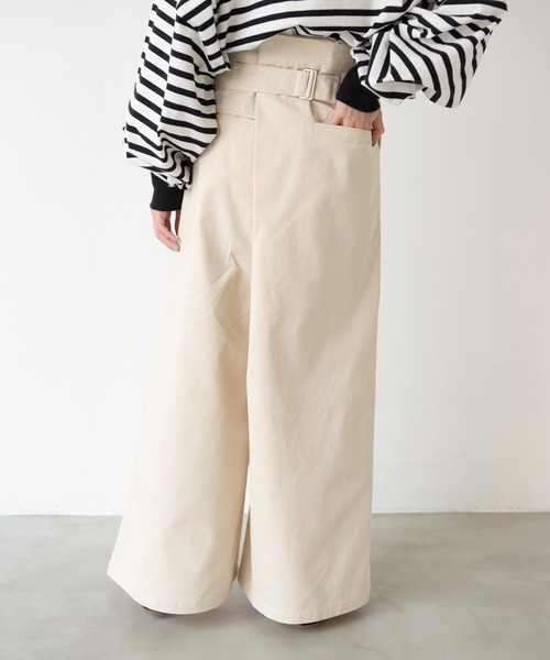 MERLOT（メルロー）の「ツイルバックタックワイドパンツ（チノパンツ・レディース・アイボリー/ベージュ・FREE）」の11枚目の写真