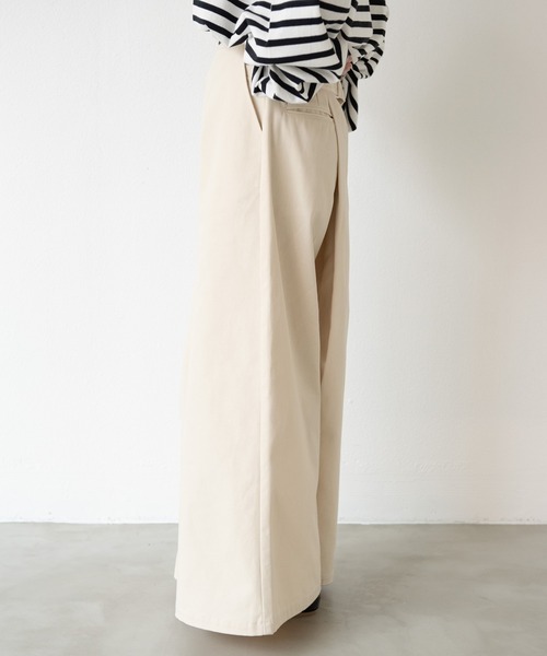 MERLOT（メルロー）の「ツイルバックタックワイドパンツ（チノパンツ・レディース・アイボリー/ベージュ・FREE）」の5枚目の写真