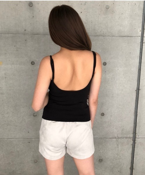 ENVYM（アンビー）の「バックオープンキャミ（キャミソール・レディース・ホワイト/ブラック・FREE）」の2枚目の写真