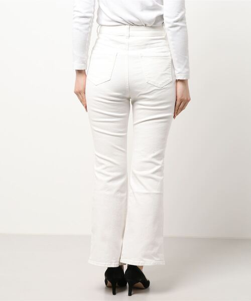 Honeys(ハニーズ)の「デニムフレアパンツ(デニムパンツ・レディース・ホワイト/ブルー/ライトインディゴブルー・S/M/L)」の18枚目の写真