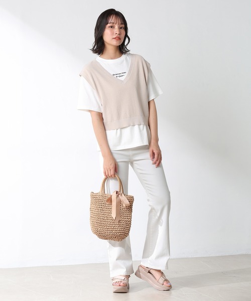 Honeys(ハニーズ)の「デニムフレアパンツ(デニムパンツ・レディース・ホワイト/ブルー/ライトインディゴブルー・S/M/L)」の5枚目の写真