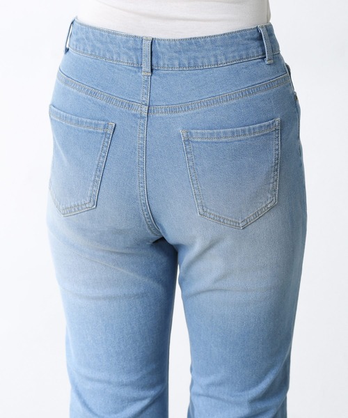 Honeys(ハニーズ)の「デニムフレアパンツ(デニムパンツ・レディース・ホワイト/ブルー/ライトインディゴブルー・S/M/L)」の4枚目の写真