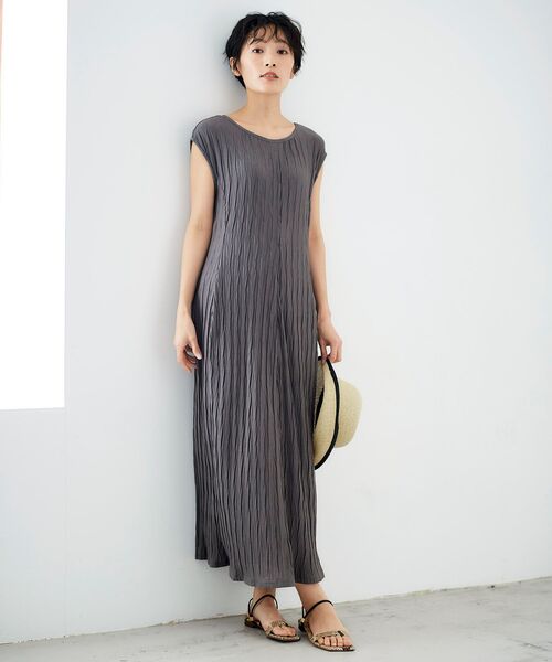 le.coeur blanc（ルクールブラン）の「テンジクプリーツワンピース（ワンピース・レディース・ブラック/モカ・38）」の15枚目の写真