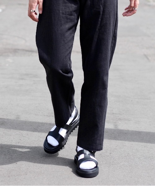 INTER FACTORY（インターファクトリー）の「WEARISTA れぽすけ - オーバーラップレザーサンダル　made in INTER FACTORY（サンダル・メンズ・ブラック・SMALL/MEDIUM/LARGE）」の2枚目の写真