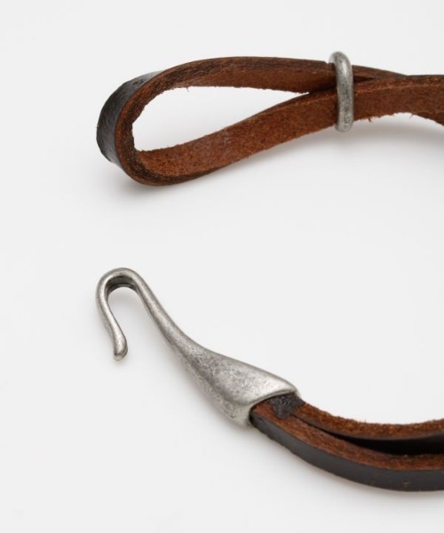 チャイハネ(チャイハネ)の「【チャイハネ】レザーラインブレスレット(ブレスレット・メンズ・ブラック×ブラック/ブラウン/エンジ/キャメル・FREE)」の9枚目の写真