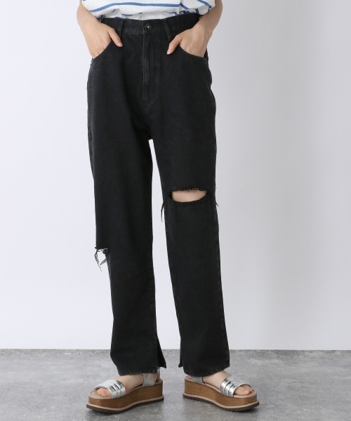 JEANASIS（ジーナシス）の「スリットクラッシュテーパードデニムパンツ/952232（デニムパンツ・レディース・ホワイト/ブラック・SMALL/MEDIUM）」の2枚目の写真