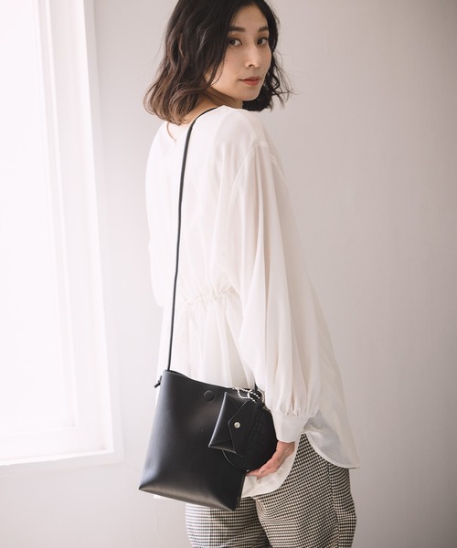 LEPSIM（レプシィム）の「【驚くほど、かるーーーい】２Ｐポーチミニショルダー　956458（ショルダーバッグ・レディース・ブラック/アイボリー/モカ/パイソン/ブラウン・ONE SIZE）」の21枚目の写真