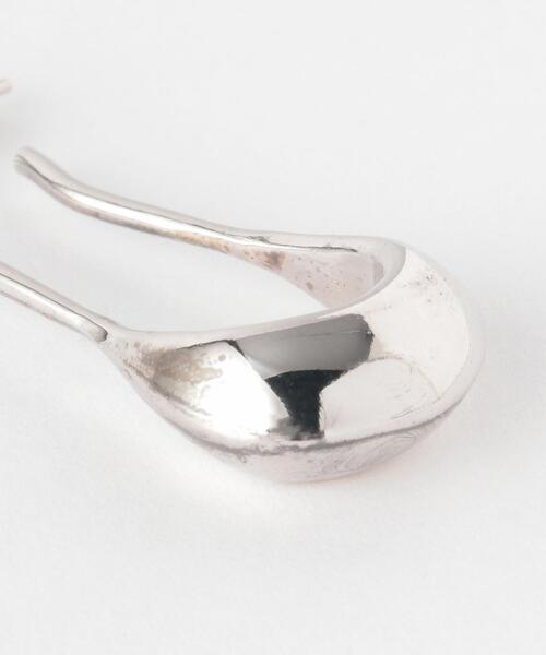 BEAUTY&YOUTH UNITED ARROWS（ビューティーアンドユースユナイテッドアローズ）の「＜LEMAIRE＞SHORT DROP EARRINGS/ピアス Ψ（ピアス（両耳用）・レディース・ゴールド/シルバー・FREE）」の5枚目の写真