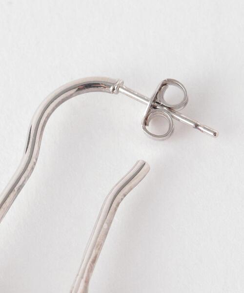 BEAUTY&YOUTH UNITED ARROWS（ビューティーアンドユースユナイテッドアローズ）の「＜LEMAIRE＞SHORT DROP EARRINGS/ピアス Ψ（ピアス（両耳用）・レディース・ゴールド/シルバー・FREE）」の6枚目の写真