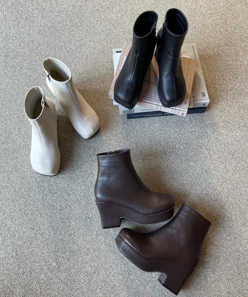 NEUNA(ヌナ)の「トラックソール厚底ヴィーガンレザーレザーブーツ(ブーツ・レディース・ブラック/ブラウン/アイボリー・SMALL/MEDIUM/LARGE)」の1枚目の写真