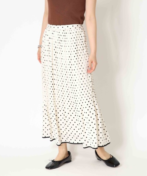 Jines（ジネス）の「ドットプリントプリーツスカート（スカート・レディース・ブラック/ベージュ・38）」の5枚目の写真