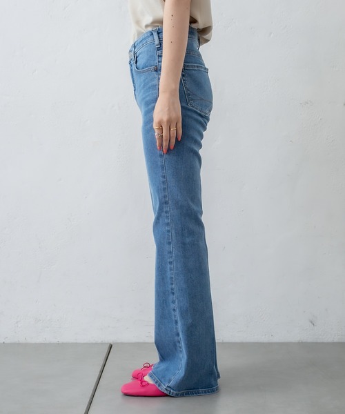 mystic（ミスティック）の「SOMETHING LISA FLARE PANTS（デニムパンツ・レディース・ブルー/ブラック・29/28）」の13枚目の写真