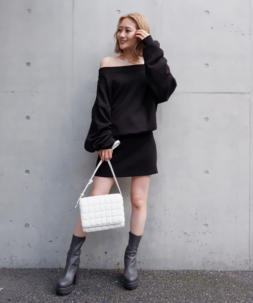 SPIRALGIRL（スパイラルガール）の「オフショルダー裏毛ワンピース（ワンピース・レディース・ライトグレー/ブラック/ベージュ・FREE）」の7枚目の写真