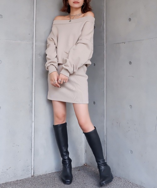 SPIRALGIRL（スパイラルガール）の「オフショルダー裏毛ワンピース（ワンピース・レディース・ライトグレー/ブラック/ベージュ・FREE）」の11枚目の写真