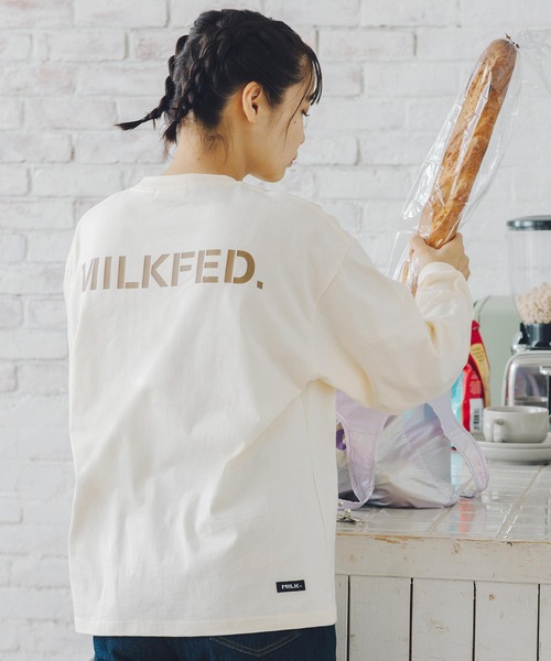 MILKFED.（ミルクフェド）の「BASIC STENCIL L/S TEE（Tシャツ/カットソー・レディース・ホワイト/チャコールグレー/ブラック/ベージュ/ライトパープル/ネイビー/ライトグリーン/オフホワイト・SMALL/MEDIUM/LARGE/X-LARGE）」の16枚目の写真