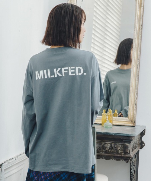 MILKFED.（ミルクフェド）の「BASIC STENCIL L/S TEE（Tシャツ/カットソー・レディース・ホワイト/チャコールグレー/ブラック/ベージュ/ライトパープル/ネイビー/ライトグリーン/オフホワイト・SMALL/MEDIUM/LARGE/X-LARGE）」の14枚目の写真