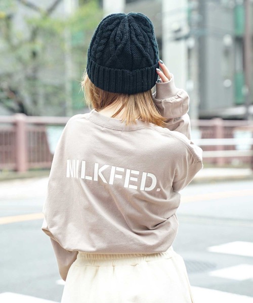 MILKFED.（ミルクフェド）の「BASIC STENCIL L/S TEE（Tシャツ/カットソー・レディース・ホワイト/チャコールグレー/ブラック/ベージュ/ライトパープル/ネイビー/ライトグリーン/オフホワイト・SMALL/MEDIUM/LARGE/X-LARGE）」の11枚目の写真