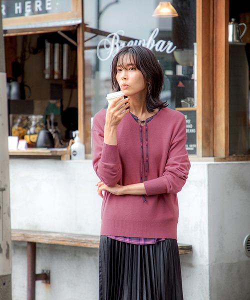 Petit Honfleur(プチオンフルール)の「畦編みVネックプルオーバー(ニット/セーター・レディース・ベージュ/ピンク/サックスブルー/グレー・L/M)」の15枚目の写真
