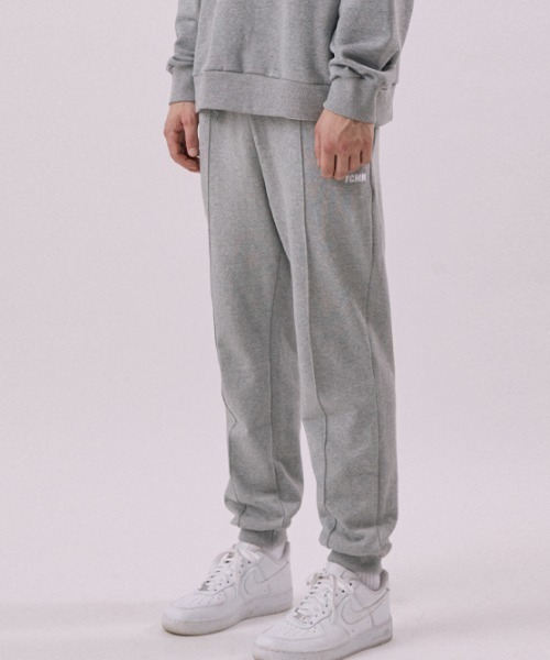 パンツ FCMM Club Team Classic Jogger Pants Melange Gray FCMM（エフシーエムエム）の「CLUB TEAM CLASSIC JOGGER PANTS