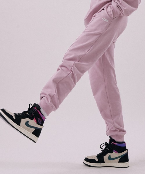 パンツ FCMM Club Team Classic Jogger Pants Melange Gray FCMM（エフシーエムエム）の「CLUB TEAM CLASSIC JOGGER PANTS