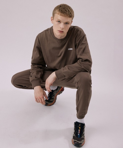 FCMM（エフシーエムエム）の「CLUB TEAM CLASSIC JOGGER PANTS