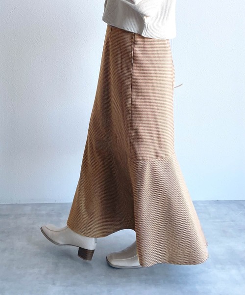 w closet（ダブルクローゼット）の「ツイードチェックマーメイドスカート（スカート・レディース・グリーン/ボルドー・FREE）」の17枚目の写真