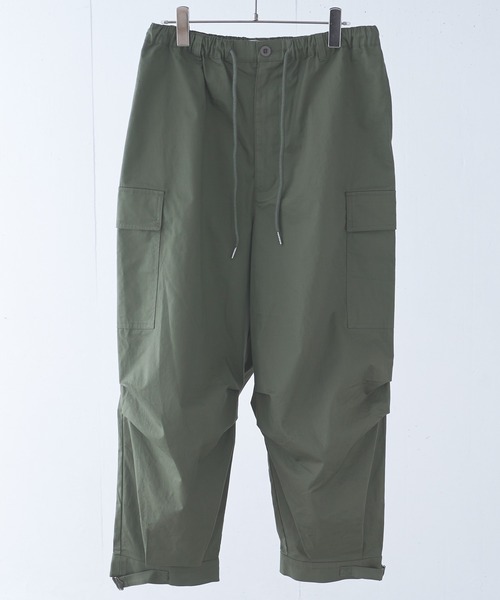 Alpinus（アルピナス）の「Alpinus - side buckle balloon cargo pants / サイドバックルバルーンカーゴパンツ（カーゴパンツ・メンズ・ブラック/グレイッシュベージュ/カーキ・SMALL/MEDIUM）」の4枚目の写真